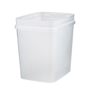 Plastic tub